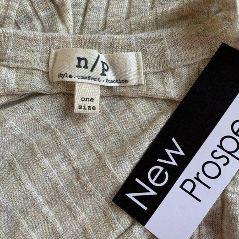 New Prospects Ribbed Cold Shoulder Sweater - Picture 7 of 8